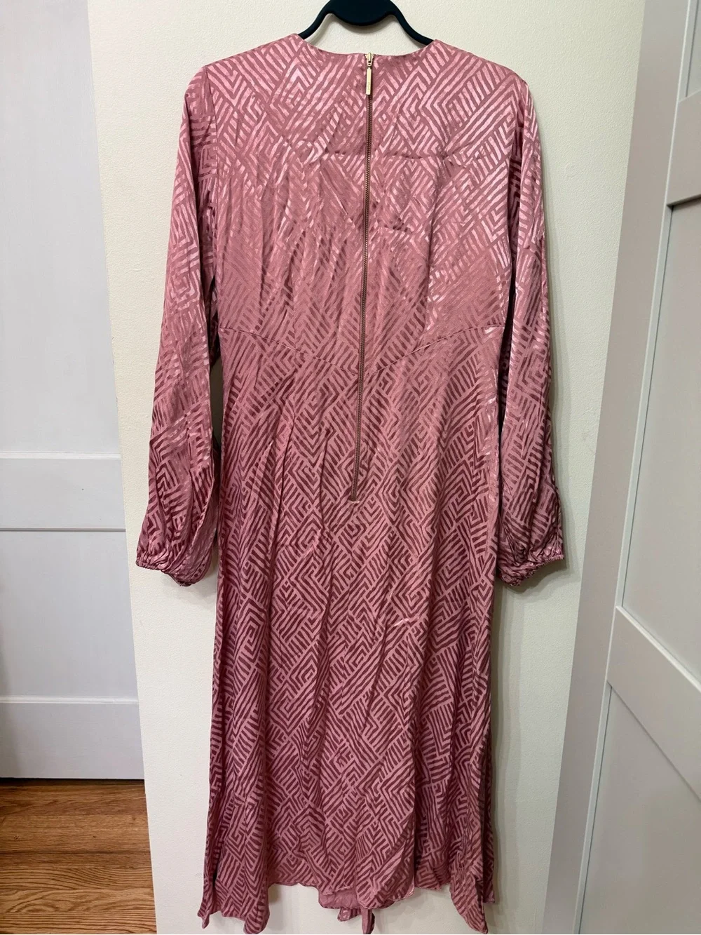 NWT Closet London 6 Blush Pink Jacquard Textured Midi Flowy Feminine Satiny